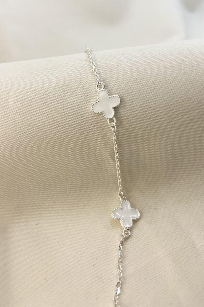 PULSEIRA 3 TREVOS DA SORTE RESINA BRANCA
