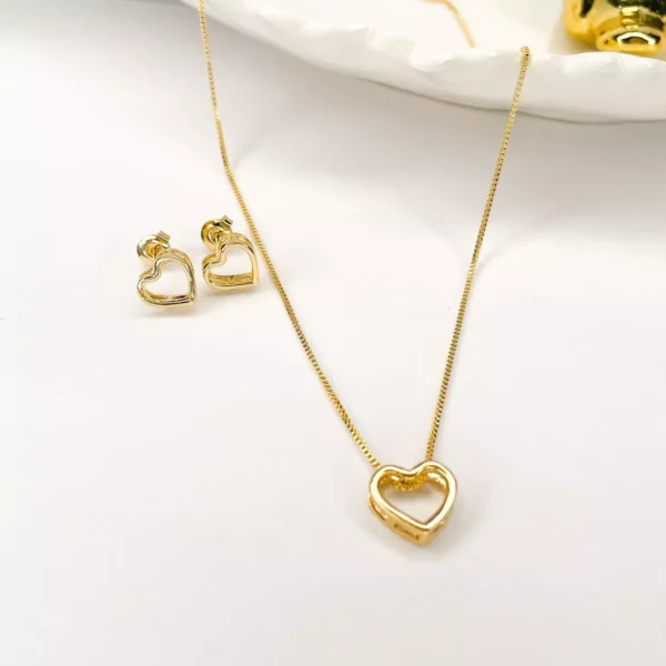 CONJUNTO COLAR E BRINCO DE CORAÇÃO LISO BANHADO A OURO