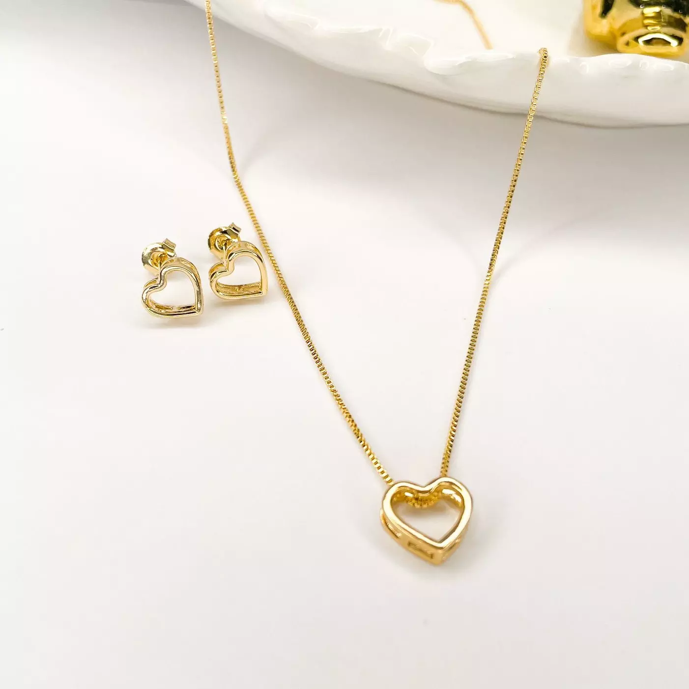 CONJUNTO COLAR E BRINCO DE CORAÇÃO LISO BANHADO A OURO