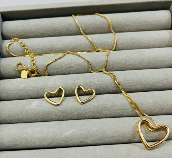 CONJUNTO COLAR E BRINCO DE CORAÇÃO LISO BANHADO A OURO - Imagem 2