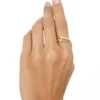 Anel Onda Lisa e Cravejada | Banhado a Ouro - Imagem 3