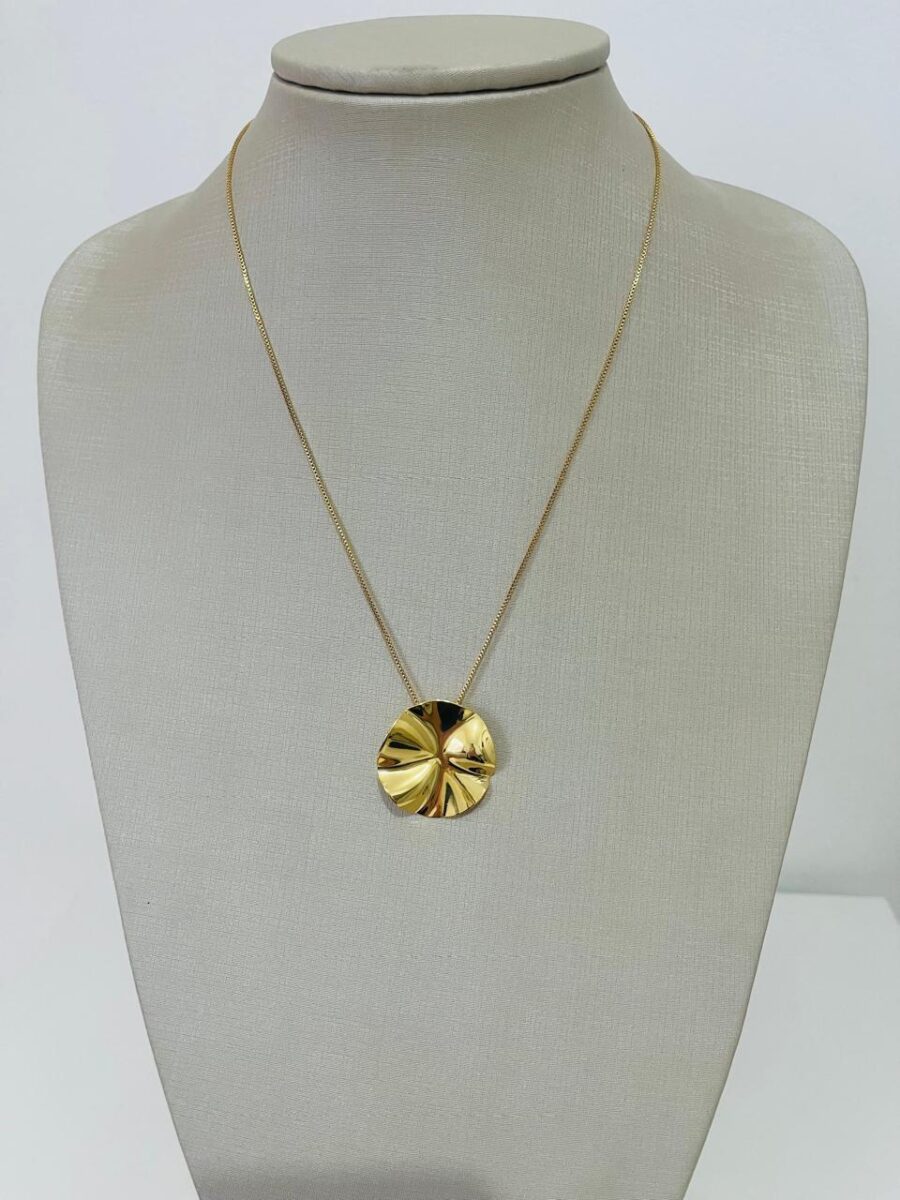 Corrente com pingente orgânico redondo banhado a ouro
