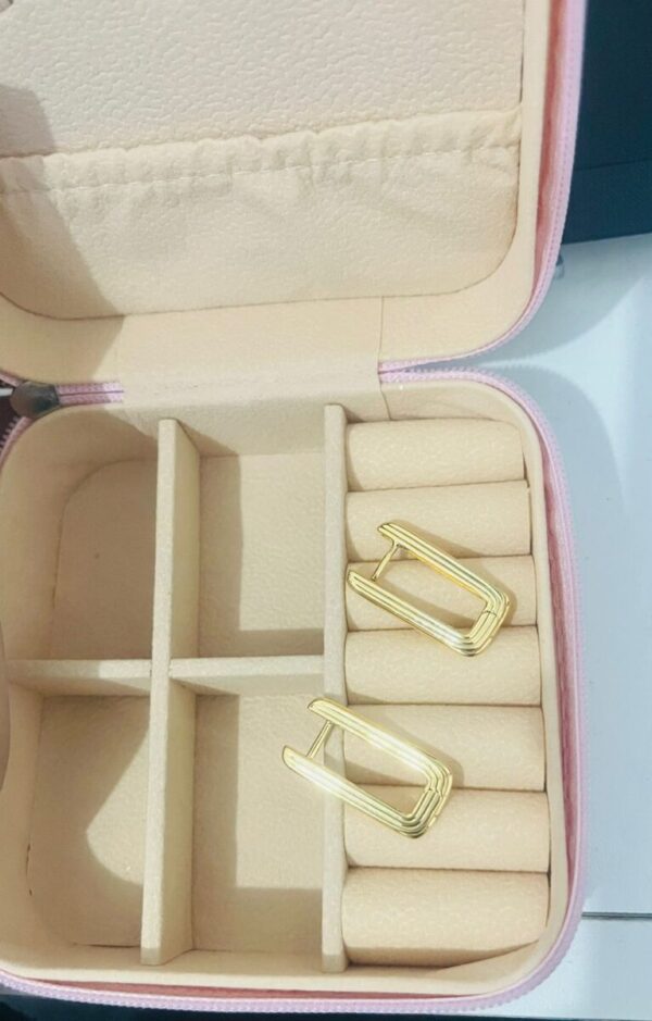 Argola texturizada banhada a ouro - Imagem 2