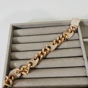 Pulseira coração pink com baguetes