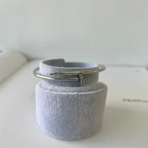 BRACELETE NAIL CRAVEJADO INSPIRED II - CRISTAL