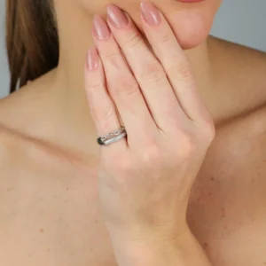 Anel Corrente Cravejado | Banhado a Ródio Branco - Tam 19