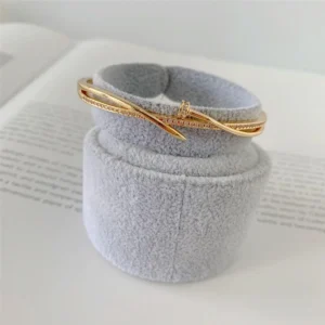 BRACELETE NAIL CRAVEJADO INSPIRED II - OURO CRISTAL